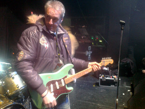 FM - Steve Overland soundchecks in chilly Birmingham 11 Dec 2012